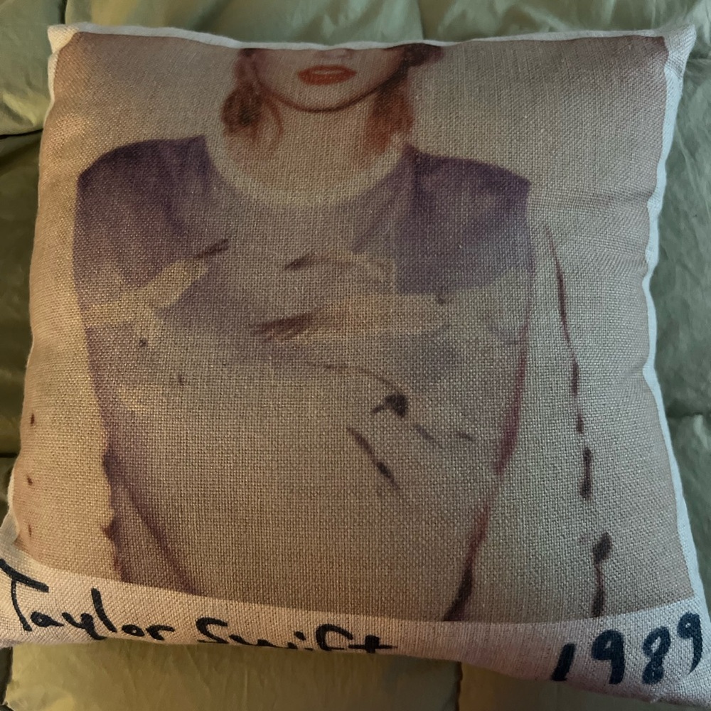 Taylor Swift 1989 Pillow